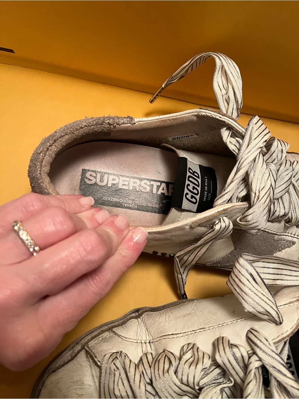 Golden Goose Authentic Superstars sz 9 - Picture 5 of 11